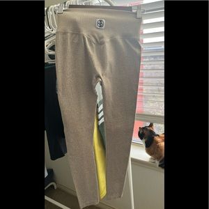 Khaki colored gym leggings